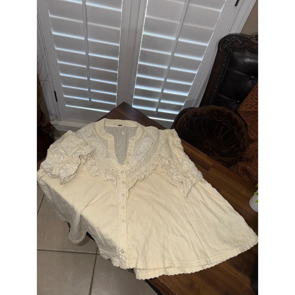 Free People Ivory Crochet Lace Ruffle‎ Button Front Boho Blouse Top Small